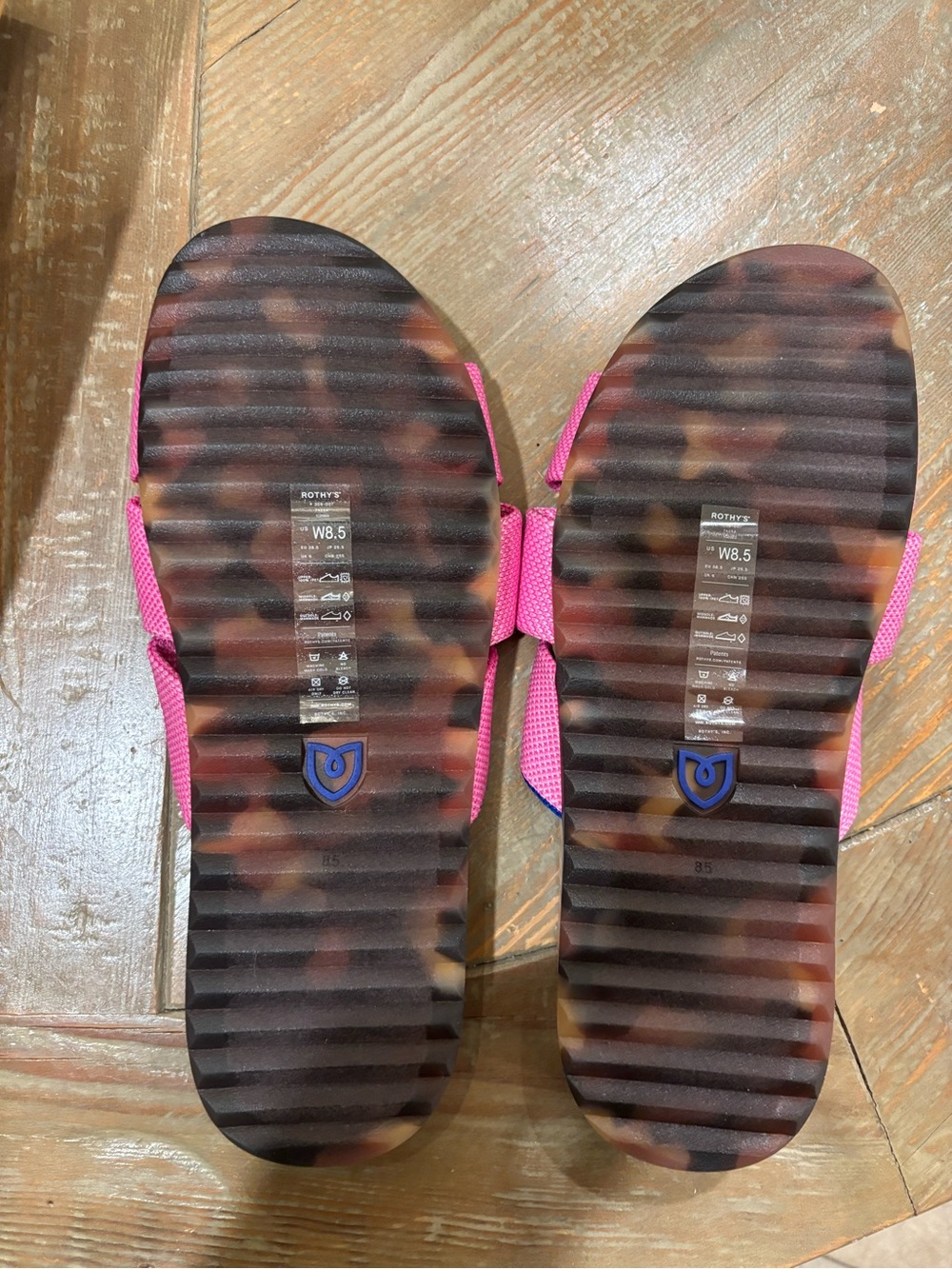 Rothy's Twist Slides in Snapdragon - Picture 5 of 6